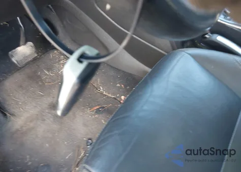 2014 Ford Escape Titanium z USA, uszkodzony, nr VIN 1FMCU0J99EUB62087